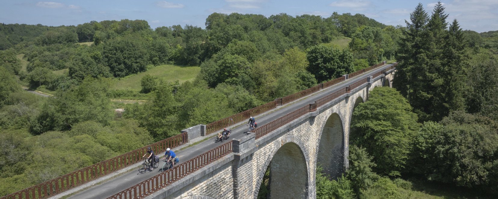 Viaduc Moulin Robin entre Nanteuil-en-Vallée et Champagne-Mouton